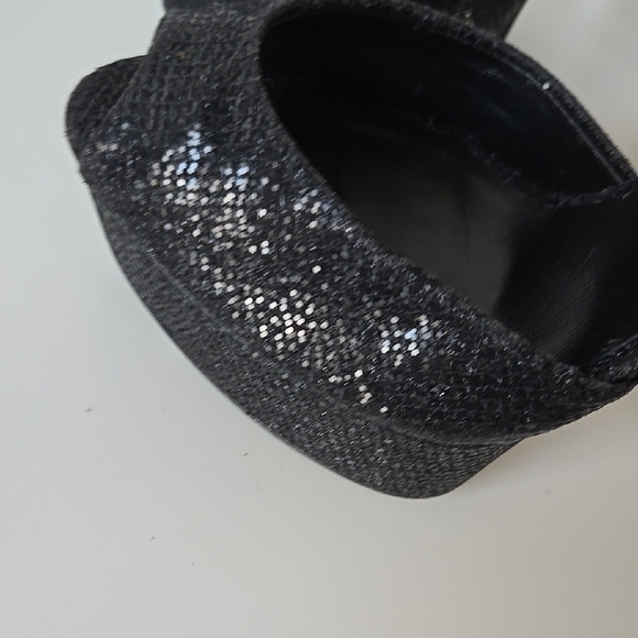 Gray Gradient Background - Picture 8 of 8